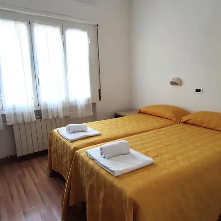 Casa Valdese Di Al Mare 宾馆 *