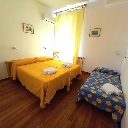 Casa Valdese Di Al Mare Vallecrosia