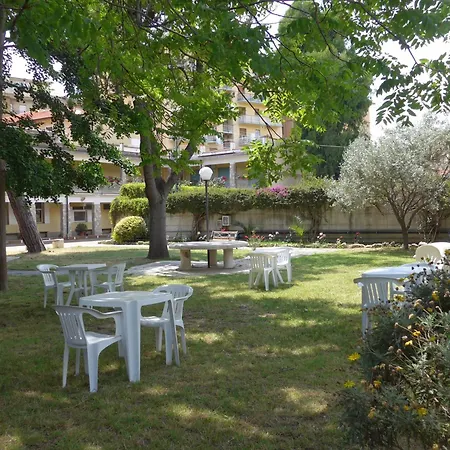 Casa Valdese Di Al Mare 宾馆 *