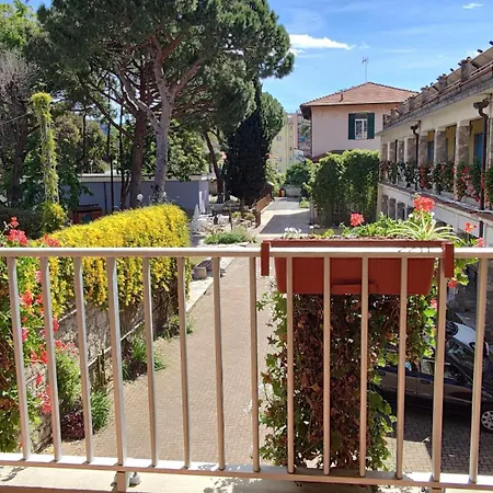Casa Valdese Di Al Mare Vallecrosia