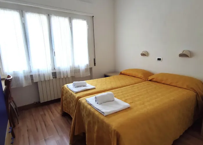 Casa Vacanze Valdese Vallecrosia Inn *