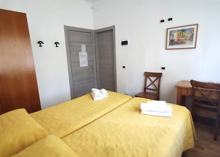 Casa Vacanze Valdese Vallecrosia Inn *