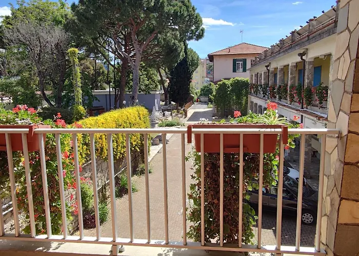 Casa Valdese Di Vallecrosia 발레크로시아
